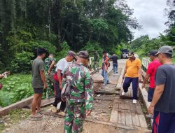 Gerak Cepat Koramil 14 Hulu Gurung Bersama APDES Landau Kumpang Atasi Jembatan Rusak Parah Jelang Hari Raya Idul Adha 1447 H