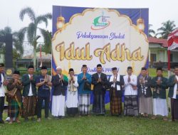 Korem 121/Abw Gelar Sholat Idul Adha Bersama Masyarakat Sintang Di Lapangan Kodim 1205/Sintang