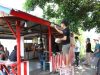 Dengan Semangat Pancasila Kodim 1206/Putussibau Bersama Masyarakat Kelurahan Hilir Kantor Bergotong Royong Untuk Peremajaan Pos Kamling