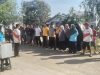 Peduli Sarana Ibadah Anggota Koramil 06/Selakau Gotong Royong Bersama Warga Bersihkan Masjid