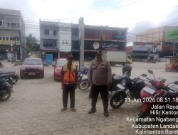 Perkuat Kemitraan Dengan Masyarakat Polsek Ngabang Sambangi Tukang Parkir Dalam Patroli Dialogis