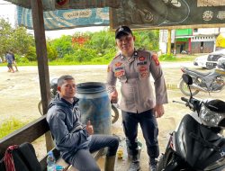 Sapa Warga Di Siang Hari Polsek Sungai Tebelian Ajak Masyarakat Bersatu Perangi Narkoba