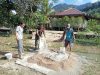 Mendukung Program Pemerintah Babinsa Batang Lupar Gotong Royong Bersama Masyarakat Rehab Rumah Warga