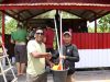 Kodim 1206/Psb Beri Bantuan Alat Kebersihan Untuk Poskamling Kampung Merah Putih