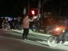Wakili Danramil 1208-05/Pemangkat Sertu Kasidi Hadiri Pawai Obor Sambut Tahun Baru Islam 1448 Hijriah