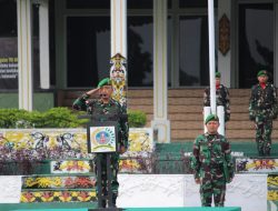 Bertindak Sebagai Inspektur Upacara 17-an Bulan Juni 2026 Kasrem 121/Abw Tekankan Pembinaan Satuan Secara Terukur Dan Terarah