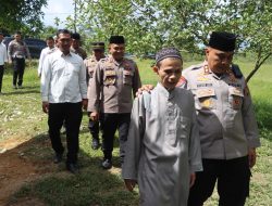 Kapolres Melawi Laksanakan Kunjungan Dan Bakti Sosial Di Pondok Pesantren Nurul Yaqin Aflahiyyah