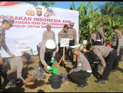 Hari Bhayangkara Ke-80 Polda Kalbar Gelar Gerakan Indonesia Asri Dengan Penanaman Pohon Dan Aksi Bersih Lingkungan