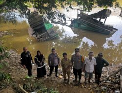 Gandeng Aparatur Desa Polsek Sandai Tegas Tertibkan Kegiatan Tambang Ilegal Di Aliran Sungai Pawan