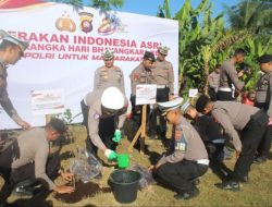 Hari Bhayangkara Ke-80 Polda Kalbar Gelar Gerakan Indonesia Asri Dengan Penanaman Pohon Dan Aksi Bersih Lingkungan