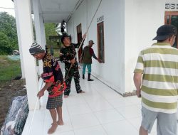 Perkuat Ketahanan Wilayah Wujudkan Indonesia Maju Anggota Koramil 04/Jawai Laksanakan Karya Bakti Pengecatan Masjid Di Wilayah Binaan