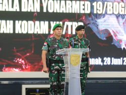Terima Satgas Pamtas RI-Malaysia Yonarmed 19 Dan Yonarmed 13 Pangdam XII/Tpr  Jaga Merah Putih Di Lengan Kananmu