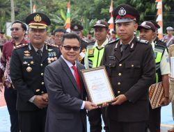 Polres Melawi Gelar Upacara Hari Bhayangkara Ke-80 Berikan Penghargaan Kepada Personel Dan Mitra Berprestasi