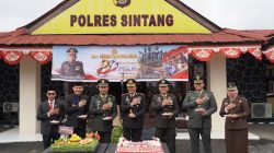 Hadiri Upacara HUT Bayangkara Ke-80 Kasrem 121/Abw Beri Ucapan Selamat Kepada Kapolres Sintang