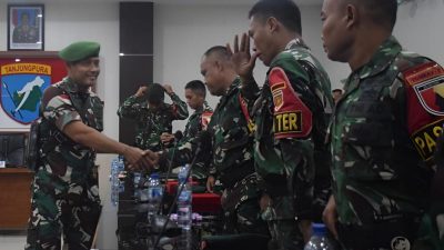 Purna Tugas Pamtas RI-Malaysia Dankolakopsrem 121/ABW Berikan Apresiasi Dan Penghargaan Kepada Prajurit