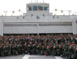 Purna Tugas Satgas Pamtas RI-MLY Danrem Selaku Dankolakopsrem 121/ABW Melepas Keberangkatan Pasukan Kembali Ke Homebase