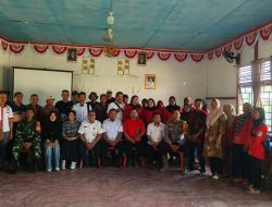 Bhabinkamtibmas Polsek Matan Hilir Selatan Sosialisasikan Peraturan Desa Tentang Larangan Pembukaan Lahan Dengan Cara Dibakar