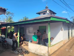 Wujud Kepedulian Terhadap Rumah Ibadah Polsek Kendawangan Gelar Aksi Renovasi Surau Harauda