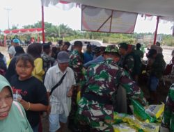 Warga Padati Gerai Gerakan Pangan Murah Pada Pembukaan TMMD Reguler Ke-129 Kodim 1208/Sambas