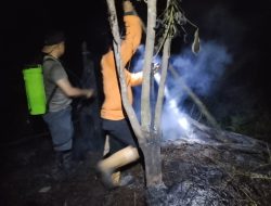 Polsek Ella Hilir Laksanakan Ground Check Dan Verifikasi Dua Titik Hotspot Lakukan Pemadaman Dan Sosialisasi Pencegahan Karhutla