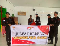 Kepedulian Tanpa Henti Brimob Kalbar Terus Gelar Jumat Berbagi