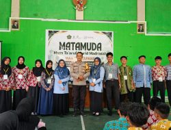 Bhabinkamtibmas Kelurahan Sukaharja Berikan Penyuluhan Kenakalan Remaja Dan Sosialisasi Layanan Call Center 110 Di MAN 1 Ketapang