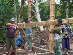 Satgas TMMD Reguler Ke-129 Kodim 1208/Sambas Pasang Mal Tiang RTLH Pastikan Bangunan Kokoh Dan Presisi