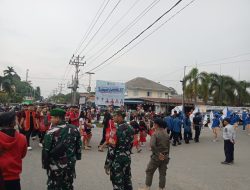 Koramil 1204-15/Sekadau Hilir Amankan Pawai Gawai Dayak Ke-XV Kabupaten Sekadau