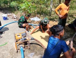TMMD Ke-129 Kodim 1206/Putussibau Mulai Bangun Sumur Bor Warga Desa Ulak Pauk Sambut Gembira