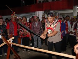Dandim 1206/Psb Hadiri  Acara Pembukaan Pekan Gawai Dayak (PGD) Ke-IV Kabupaten Kapuas Hulu