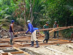 Satgas TMMD Reguler Ke-129 Siapkan Kerangka Tiang Kayu Sasaran RTLH