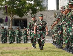 Percepat Pembangunan Wilayah Perbatasan Kasrem 121/Abw Dampingi Kasdam XII/Tanjungpura Buka Karya Bakti Skala Besar Di Entikong