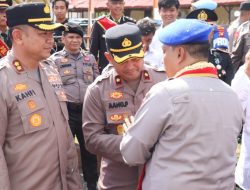 Polres Melawi Gelar Tradisi Gerbang Pora Lepas AKBP Harris Batara Simbolon Menuju Penugasan Baru