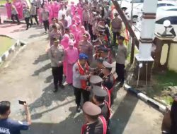 Sujud Syukur Wakil Direktorat Polisi Perairan Dan Udara Polda Kalbar Tinggalkan Polres Melawi