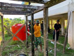 Kejar Penyelesaian Sumur Bor Satgas TMMD Regtas Ke-129 Kodim 1206/Putussibau Bangun Tiang Penyangga Di Masjid Al-Hidayah