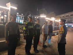 Polres Melawi Melaksanakan Pengamanan Ibadah Jemaat Gereja Santa Perawan Maria Di Angkat Ke Surga
