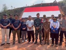 Kirab Merah Putih Raksasa Sukses Dikibarkan Di Tebing Tugu Garuda Jagoi Babang