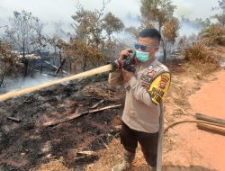 Polres Ketapang Bersama TNI Dan Tim Gabungan Padamkan Karhutla Di Muara Pawan