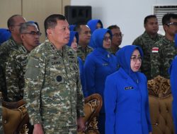 Komandan Kodaeral XII Dan Ketua Daerah Kodaeral XII Gabungan Jalasenastri Koarmada RI Beserta Jajaran Kodaeral XII Dan Jalasenastri Ikuti Tatap Muka Pembina Jalasenastri