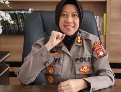 Kapolres Landak Ajak Warga Masyarakat Kibarkan Merah Putih Sambut HUT Ke- 81 RI
