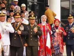 Peringati HUT Ke-81 RI Kasdam XII/Tpr Hadiri Upacara Pengibaran Bendera Di Kantor Gubernur Kalbar