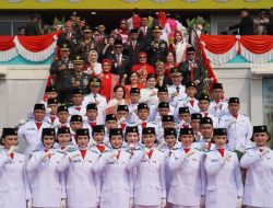 Kasrem 121/Abw Bersama Para Kasi Korem 121/Abw Hadiri Upacara Peringatan Detik-Detik Proklamasi Dan Pengibaran Bendera Merah Putih 