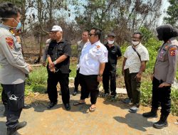 Tim Lemdiklat Polri S2-STIK Edukasi Masyarakat Kubu Raya Cegah Karhutla Turut Padamkan Api Secara Manual