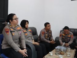 6 Mahasiswa STIK Dan 1 Siswa Setukpa Edukasi Masyarakat Cegah Karhutla Dan Sosialisasi Layanan 110 Polres Ketapang