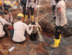 Cek Embung Di Lokasi Hotspot Kapolres Sambas Pastikan Pasokan Air Untuk Padamkan Karhutla