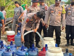 Tim Edukasi Lemdiklat Polri Hadir Di Tengah Masyarakat Sosialisasikan Pencegahan Karhutla Dan Bagikan Air Bersih