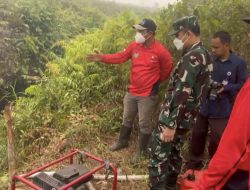 Pastikan Proses Pemadaman Berjalan Lancar Brigjen TNI Purnomosidi Tinjau Langsung Penanganan Karhutla Di Sekabuk Mempawah
