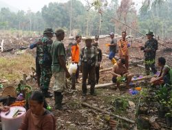 Terus Gencarkan Sosialisasi Karhutla Kolonel Laut Sugeng Dan Letkol Laut Riski Sasar Masyarakat Hingga Ke Ladang
