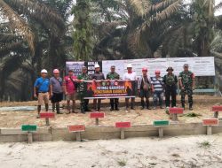 Cegah Karhutla Dari Lingkungan Perkebunan Tim Penyuluhan Mabes TNI Edukasi Pekerja Di Desa Perigi