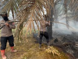 Polsek Belimbing Gerak Cepat Tangani Karhutla, 3,2 Hektare Lahan Terbakar